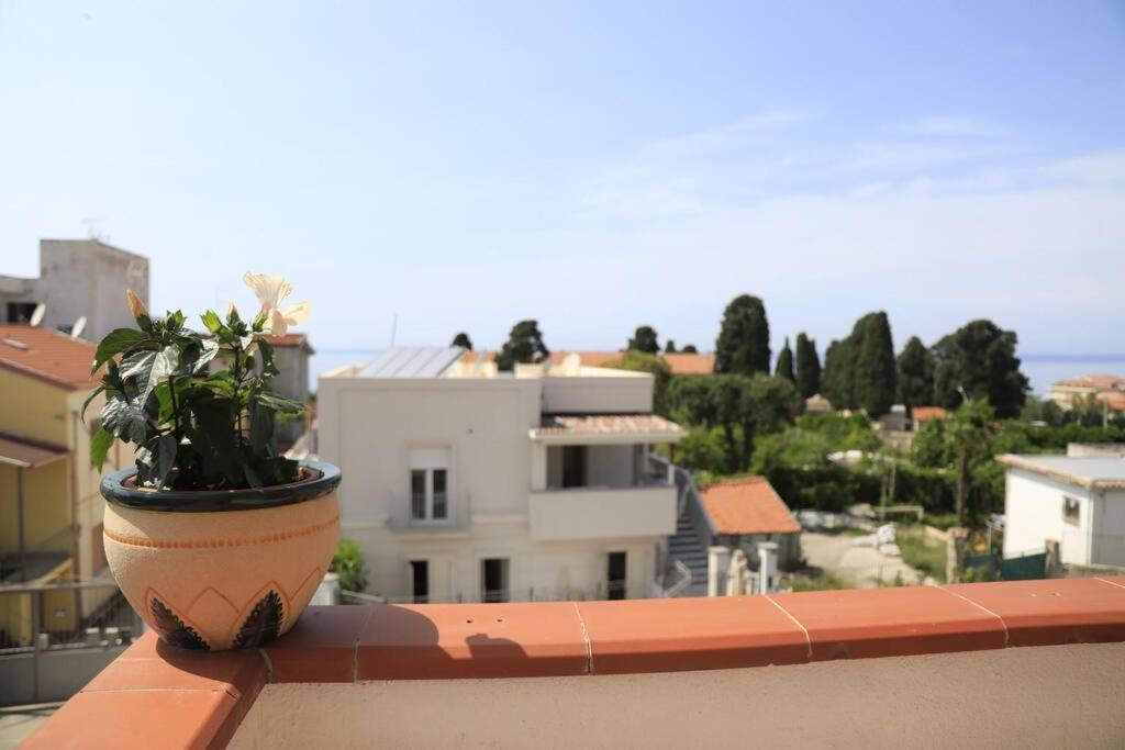 Due Minuti Dal Mare Con Balcone Vista Mare Apartman Tropea Kültér fotó